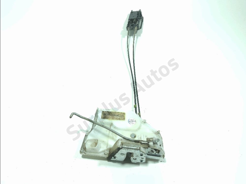 Serrure de porte avant droite