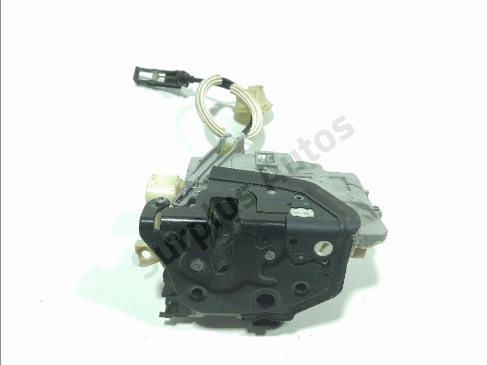 Serrure de porte avant droite