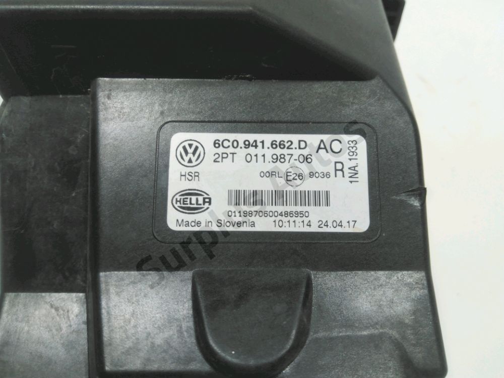 Feu diurne avant droit