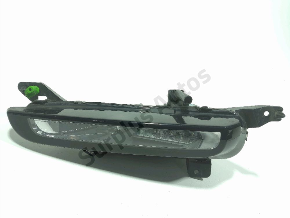 Feu diurne avant droit