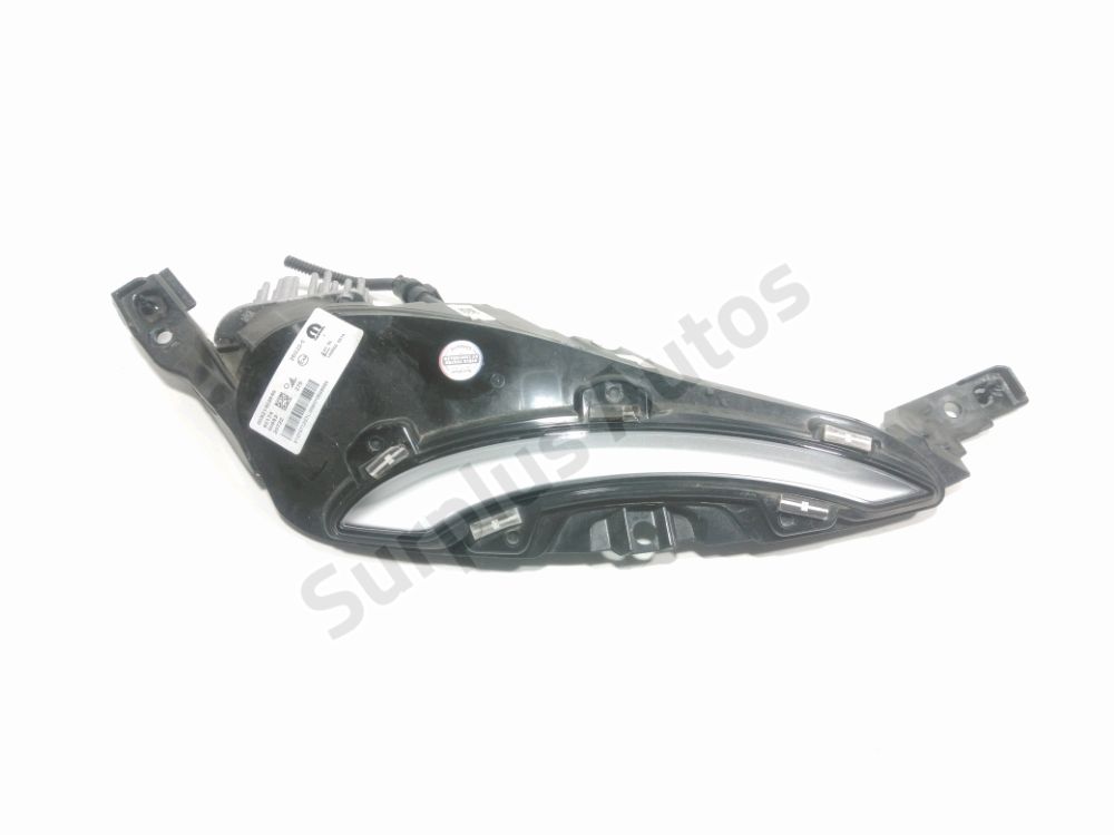 Feu diurne avant gauche