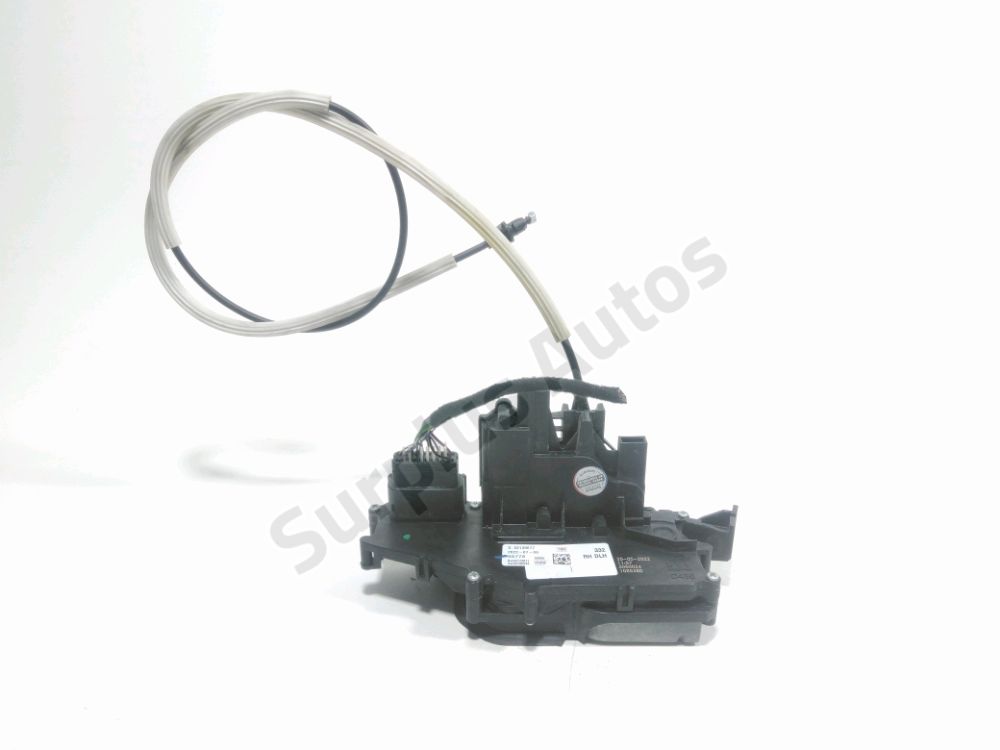 Serrure de porte avant droite