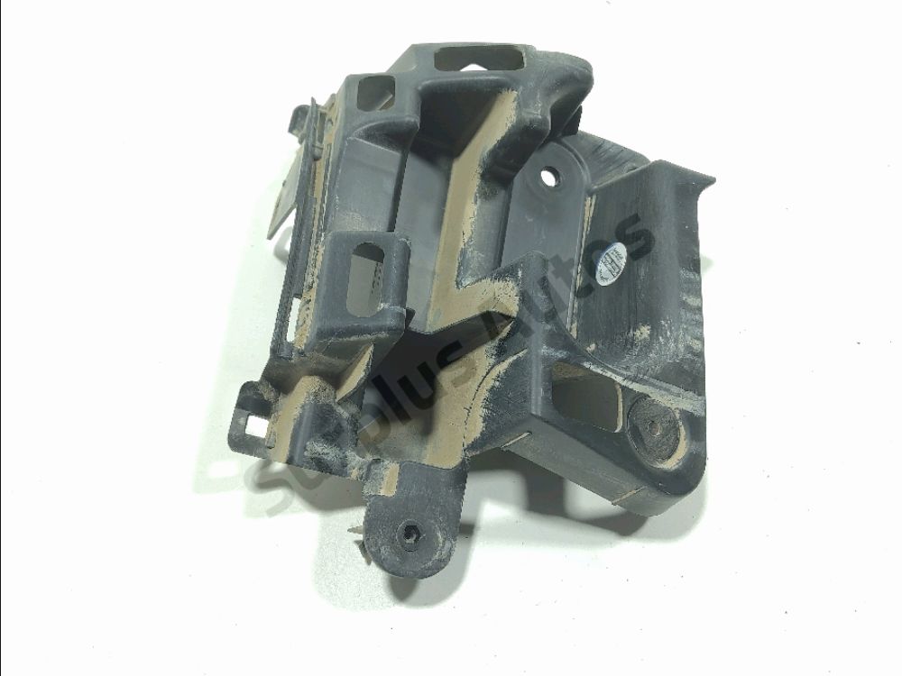 Support droit de pare-choc arrière