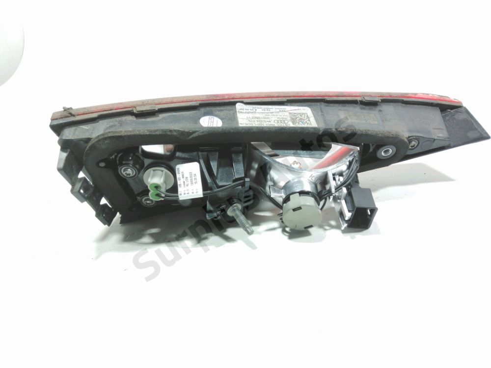 Feu arrière intérieur droit