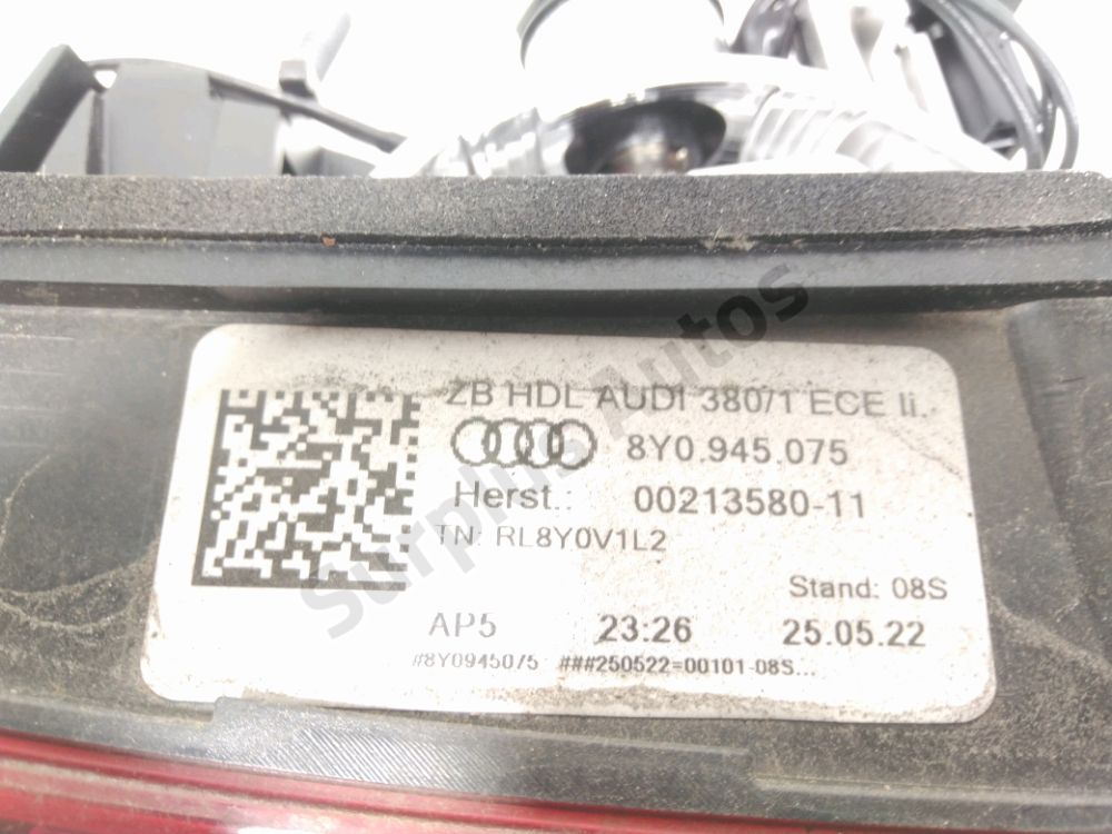 Feu arrière intérieur gauche