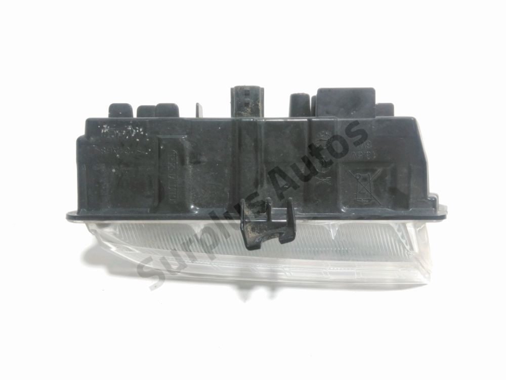 Feu diurne avant droit