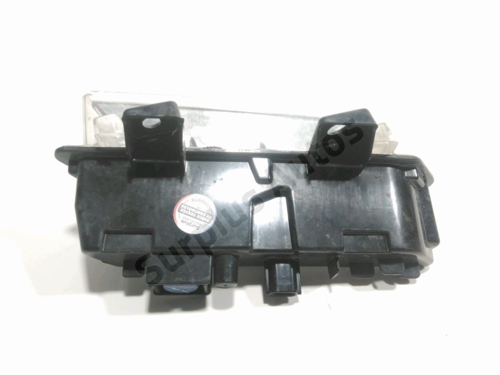 Feu diurne avant gauche