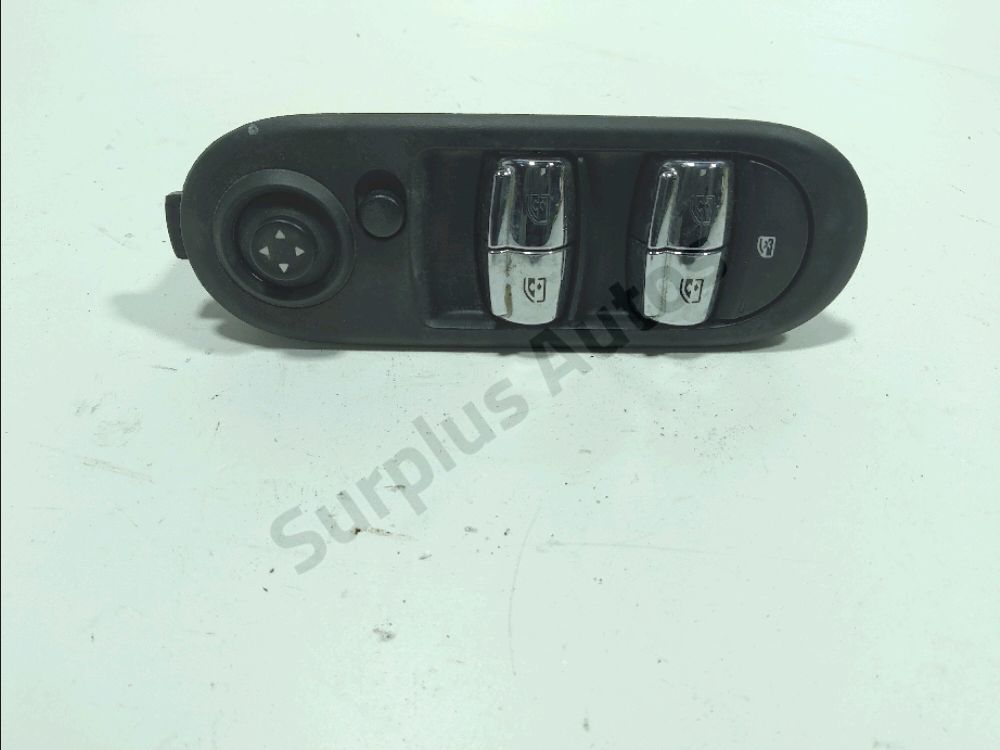 Commande lève-vitre avant gauche