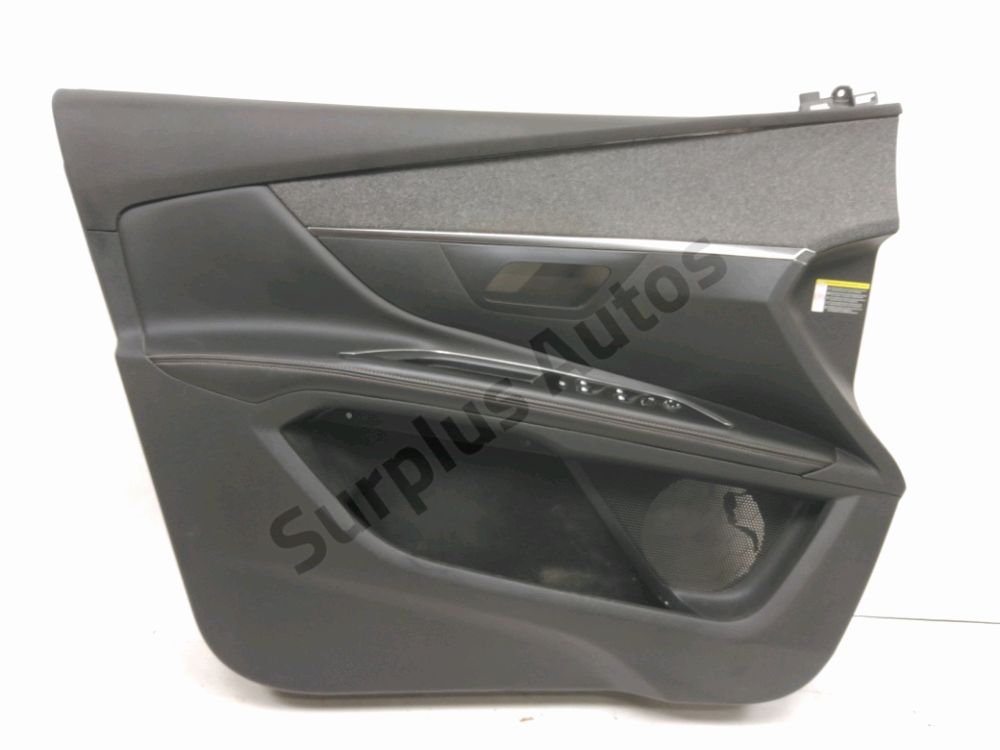 Garniture porte avant gauche