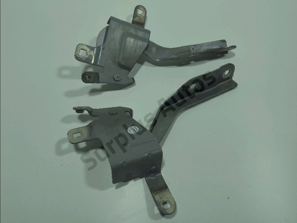 Jeu de charnières de capot