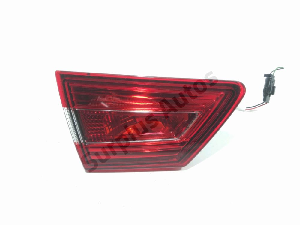 Feu arrière intérieur gauche