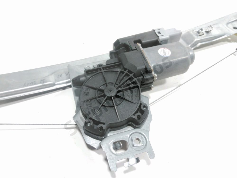 Lève-vitre électrique avant droit