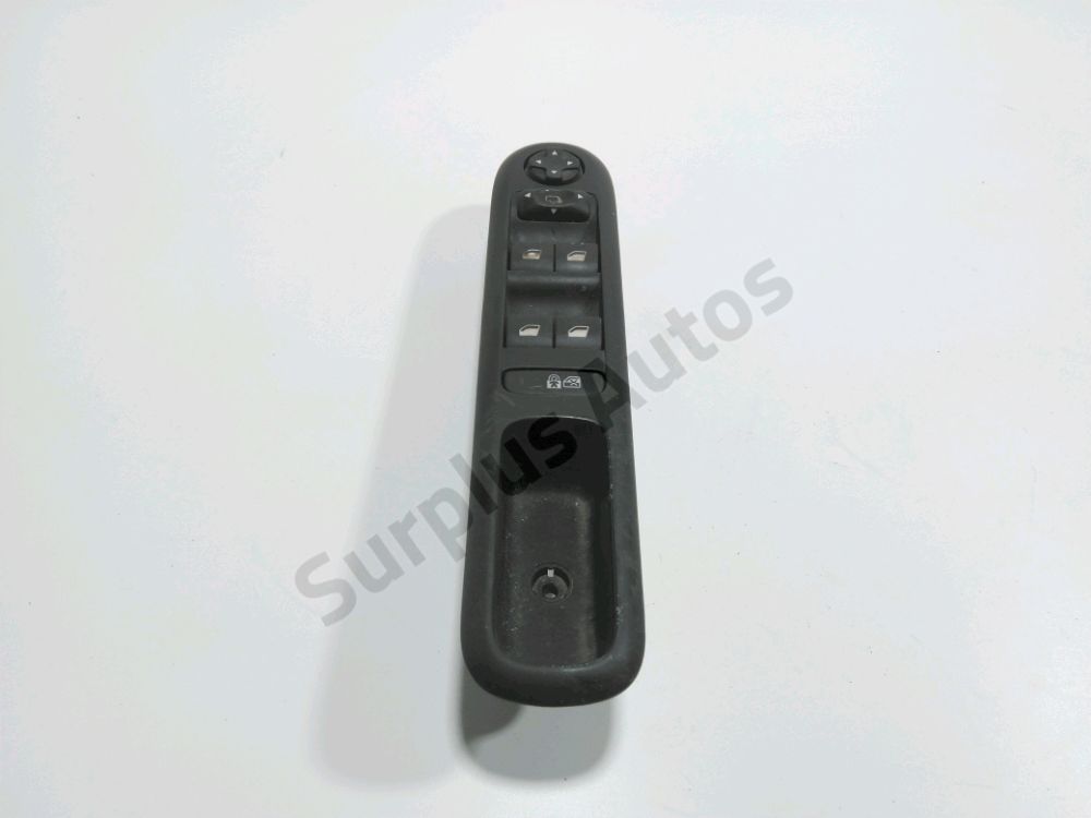 Commande leve-vitre avant gauche