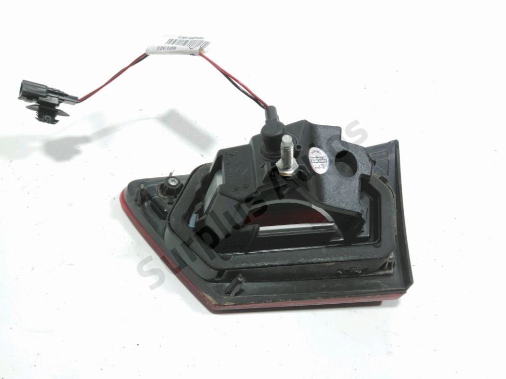 Feu arrière intérieur gauche