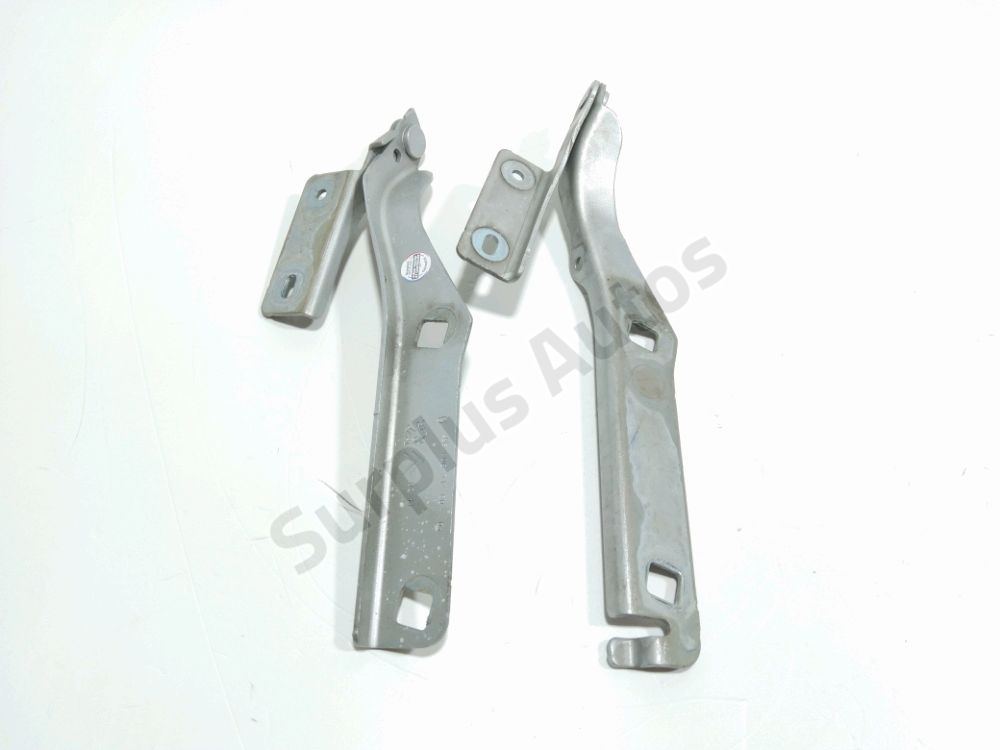 Jeu de charnières de capot