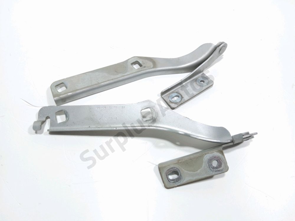 Jeu de charnières de capot