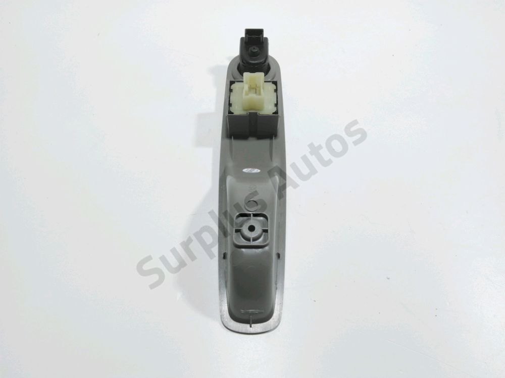 Commande lève-vitre avant gauche