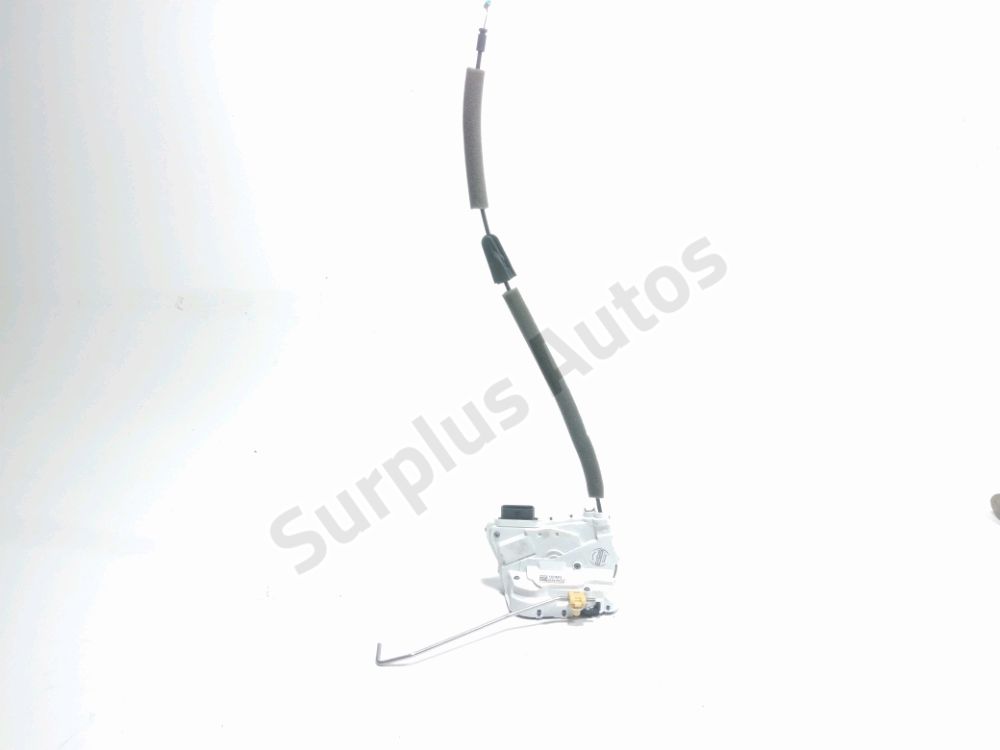 Serrure de porte avant droite