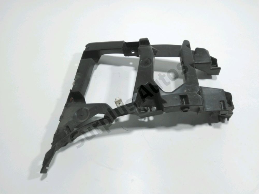 Support gauche de pare-choc arrière