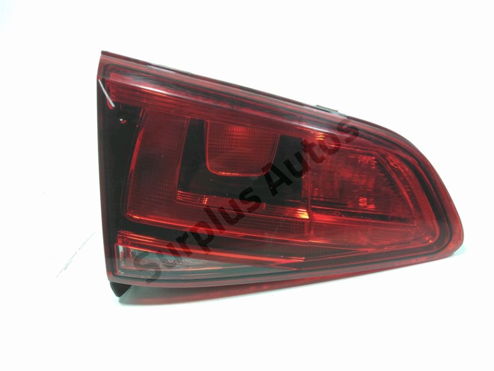 Feu arrière intérieur gauche