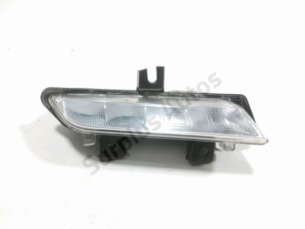 Feu diurne avant droit