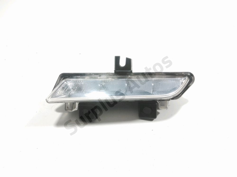 Feu diurne avant gauche