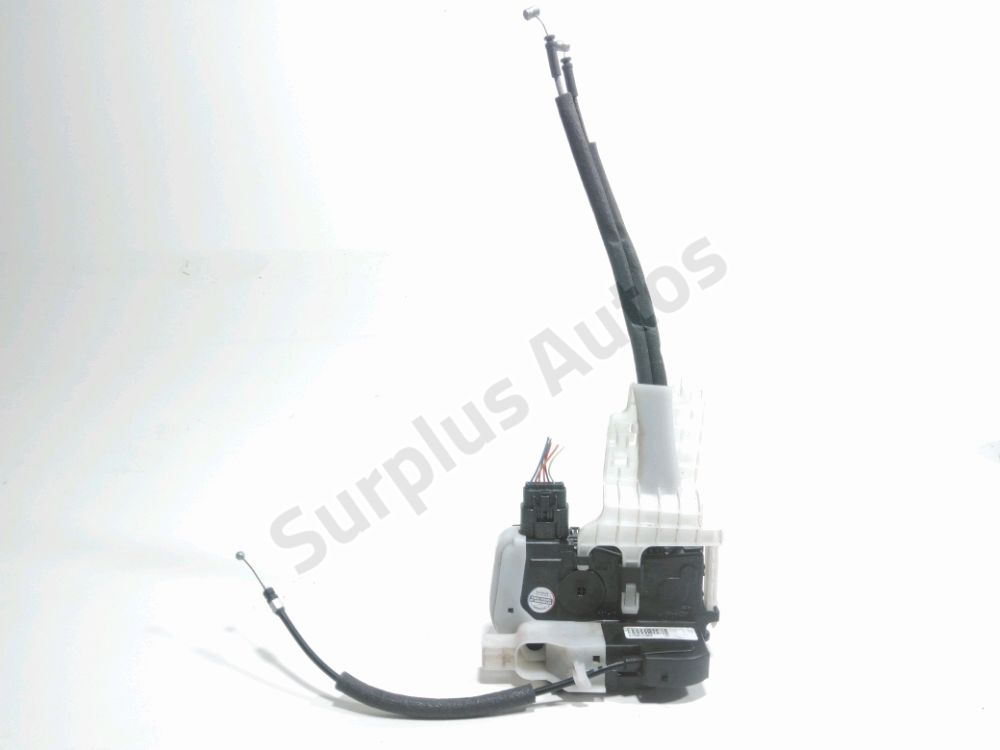 Serrure de porte avant droite