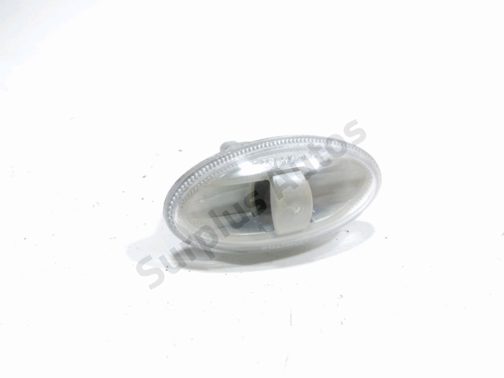 Repetiteur d'aile droit