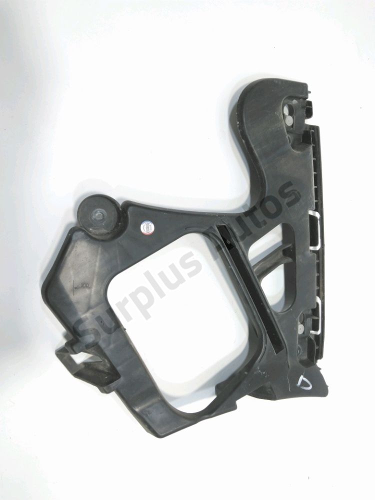 Support droit de pare-choc arrière