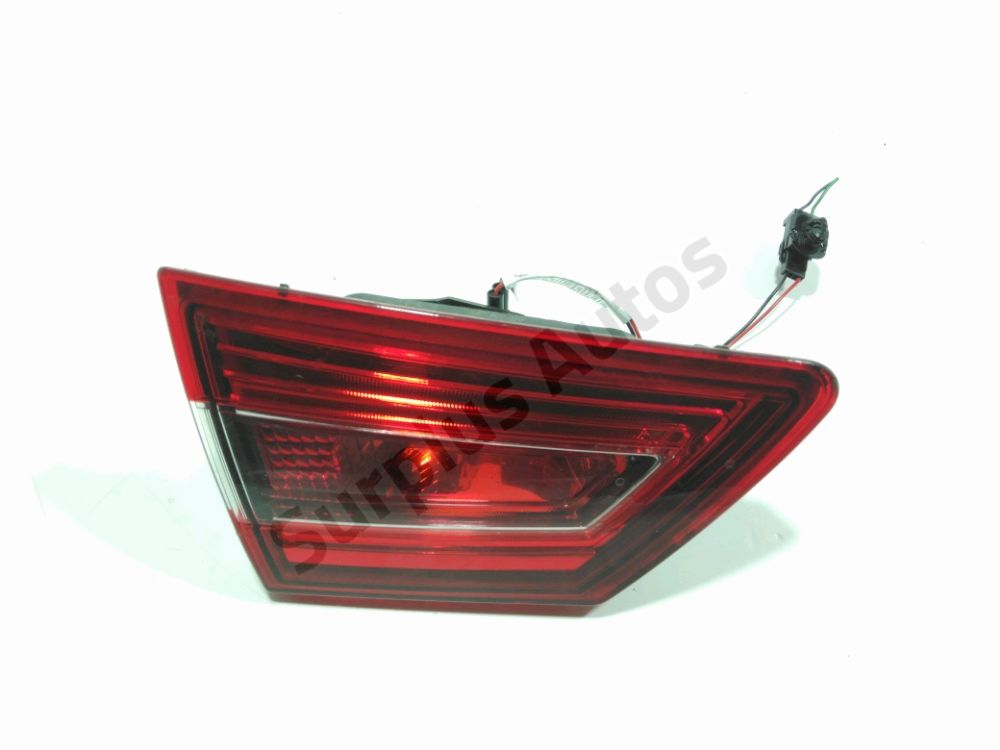 Feu arrière intérieur gauche