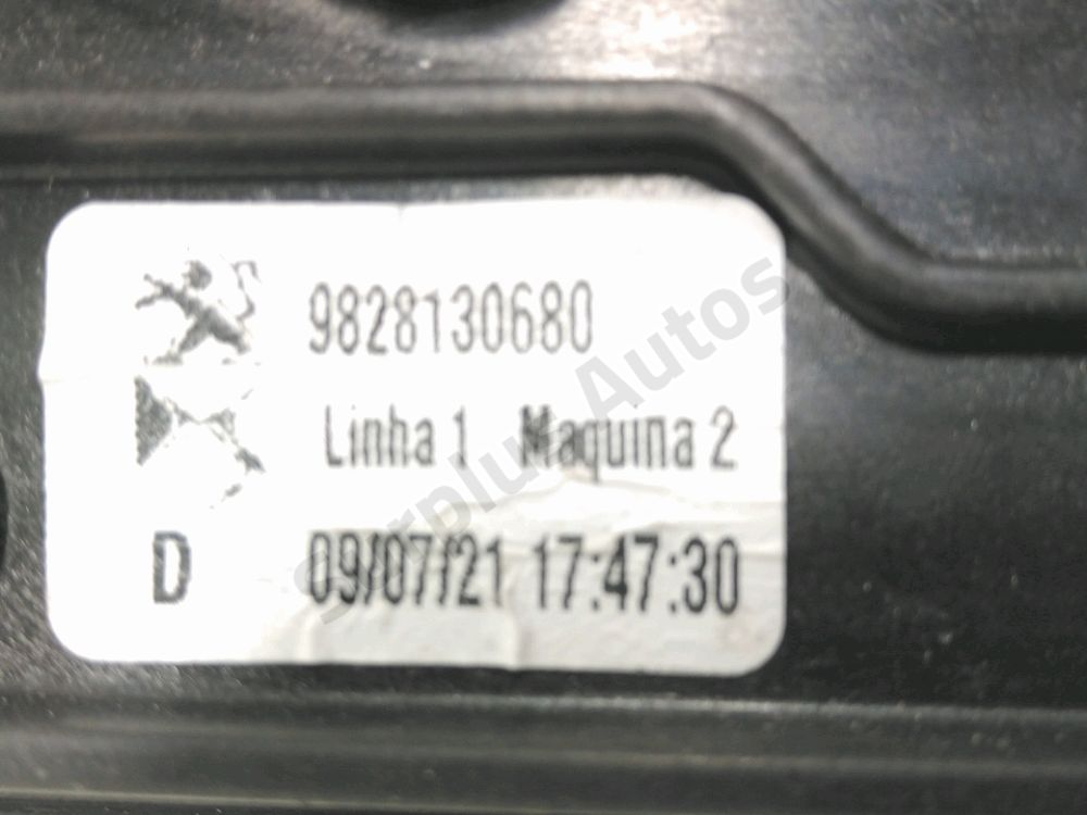 Lève-vitre électrique avant droit