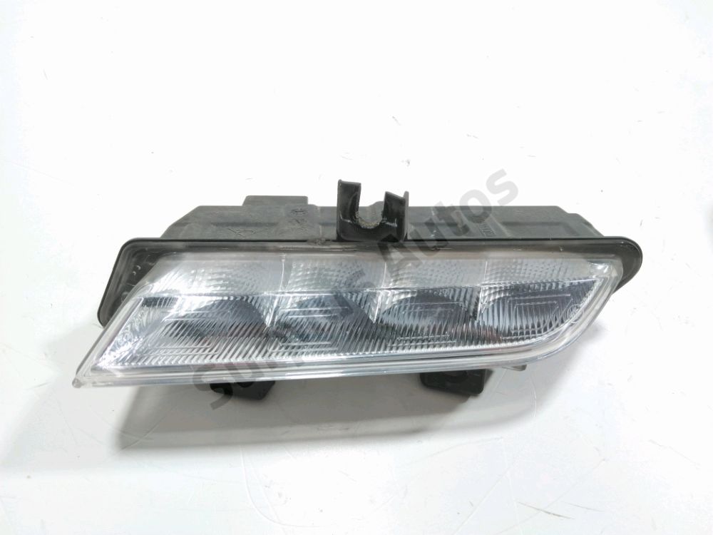 Feu diurne avant gauche