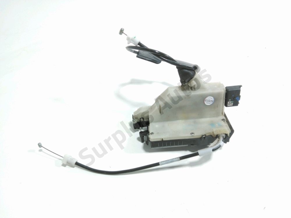 Serrure de porte avant droite