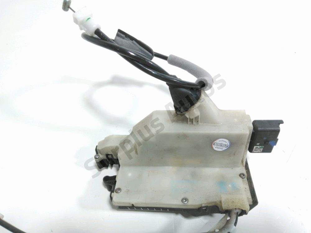 Serrure de porte avant droite