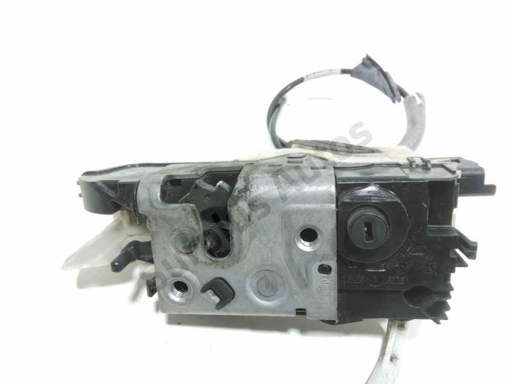 Serrure de porte avant gauche