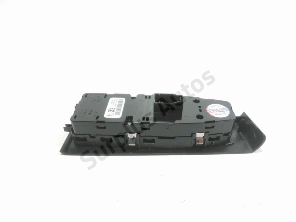 Commande lève-vitre avant gauche