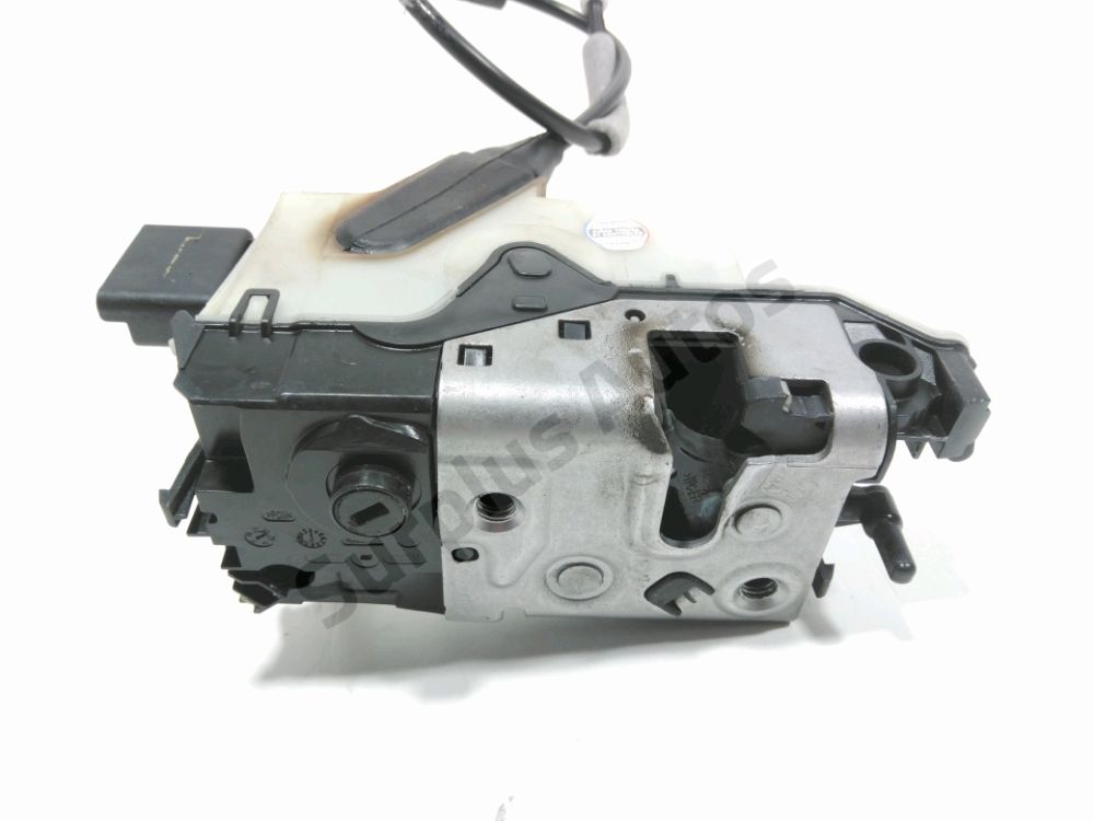 Serrure de porte avant droite