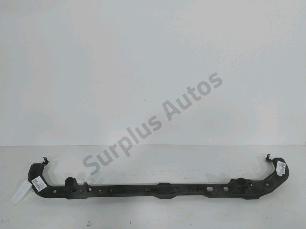 Traverse inférieure armature avant