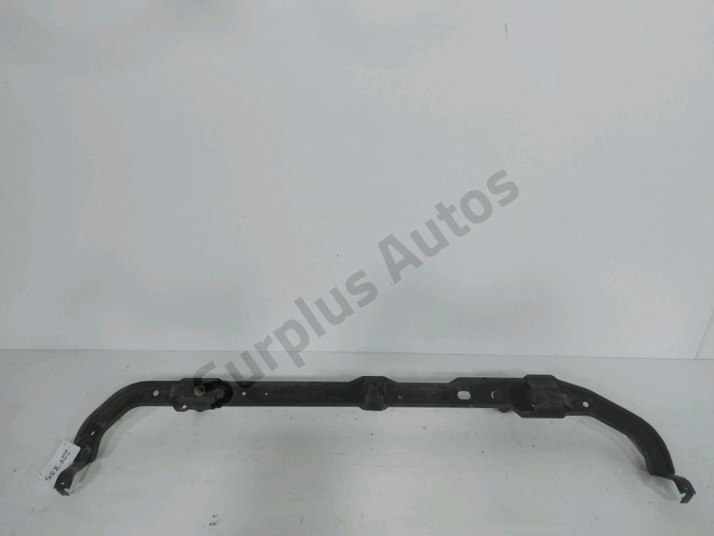 Traverse inférieure armature avant