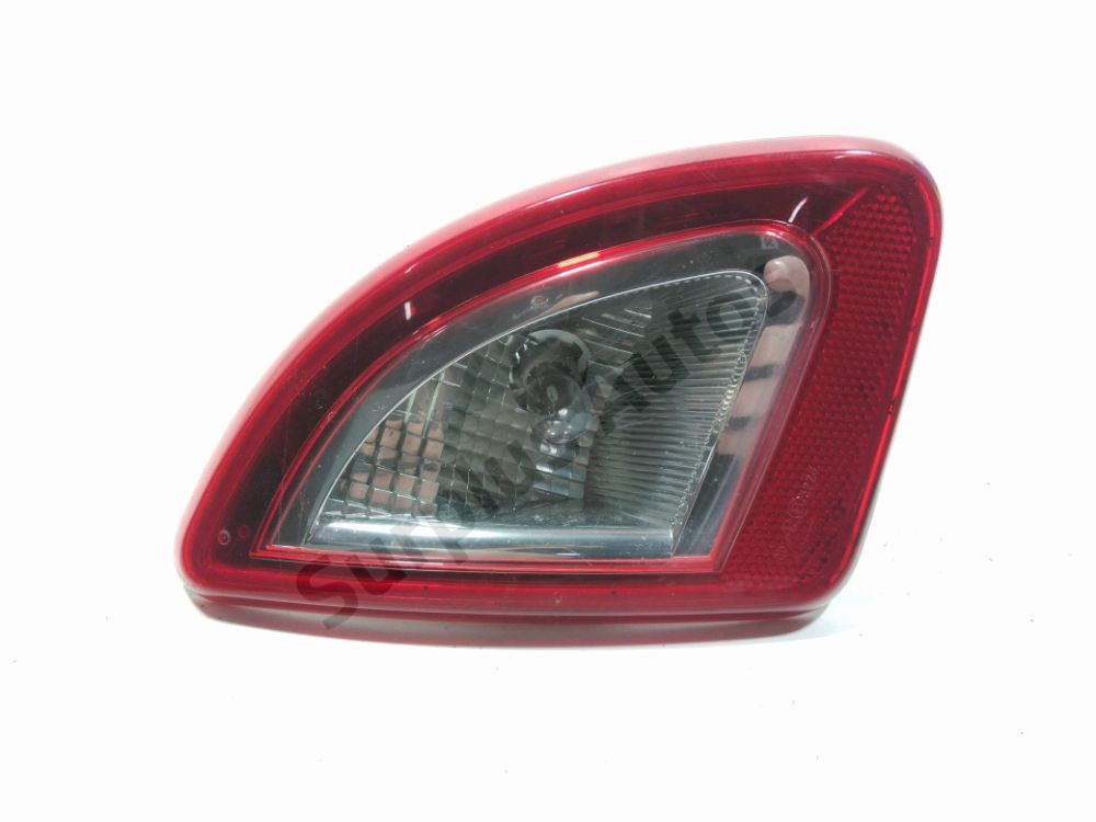 Feu arrière intérieur gauche