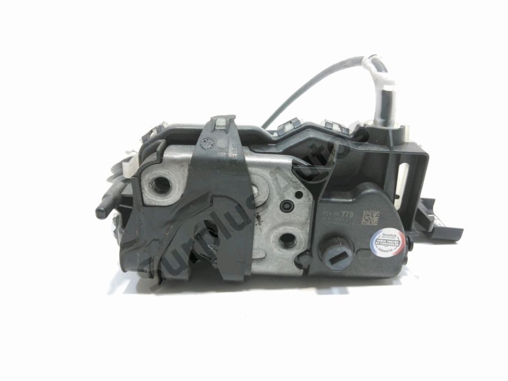 Serrure de porte avant droite