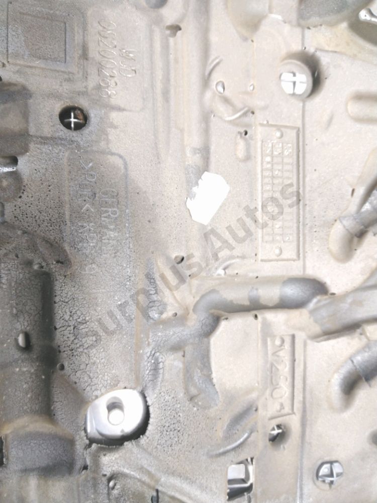 Cache moteur supérieur