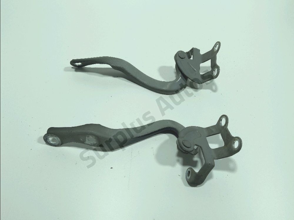 Jeu de charnières de capot