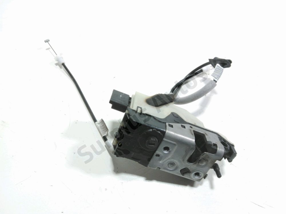 Serrure de porte avant droite