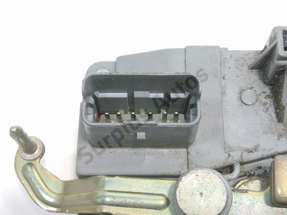 Serrure de porte avant droite