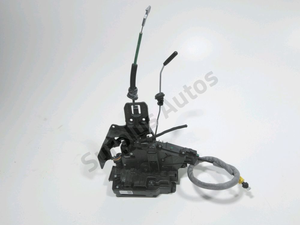 Serrure de porte avant droite