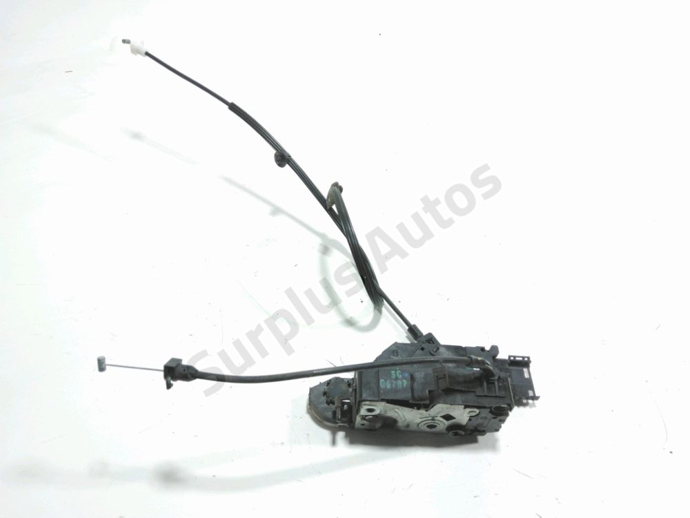 Serrure de porte avant droite