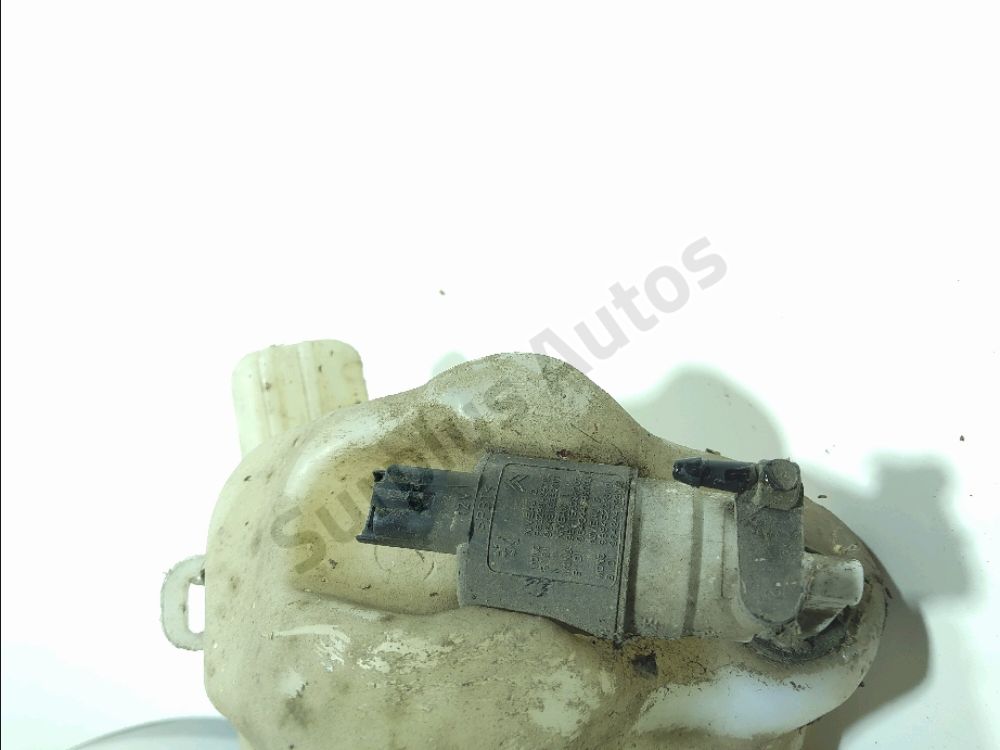 Réservoir de lave glace avant