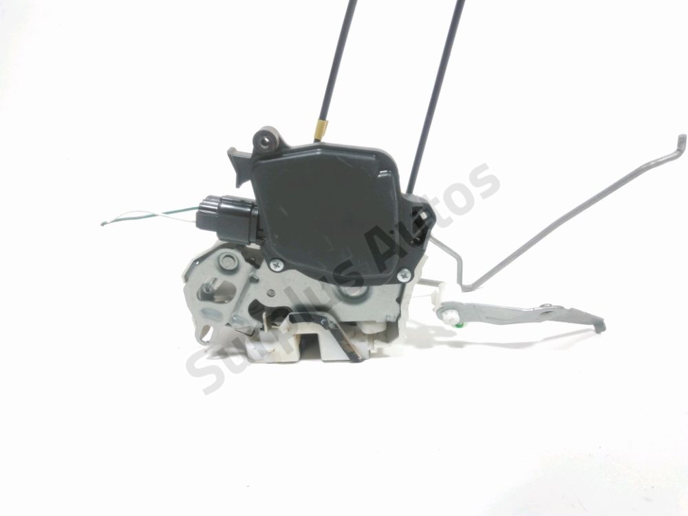 Serrure de porte avant droite