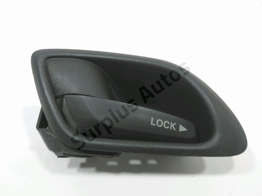 Poignee interieure porte avant gauche